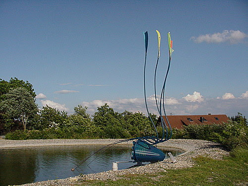 Wind Wasser, kinetisches Kunstwerk bei einem Golfplatz