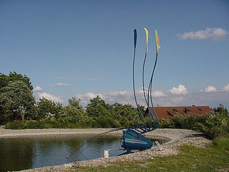 Wind Wasser, kinetisches Kunstwerk bei einem Golfplatz